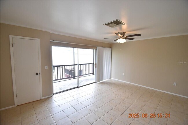 Building Photo - 3814 N Lake Dr