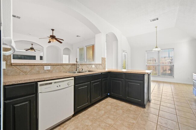 Building Photo - 1665 Amberwood Loop
