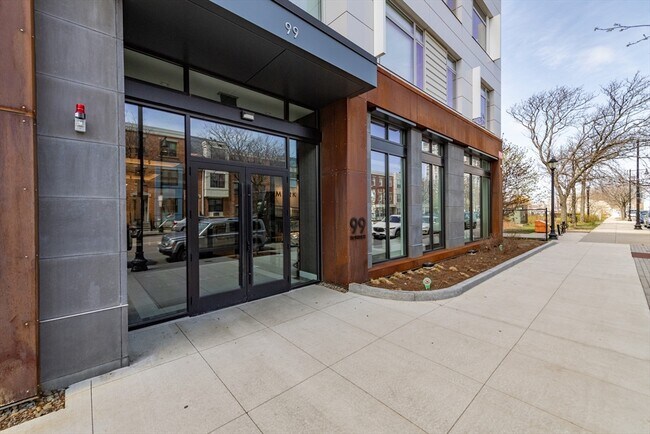 Building Photo - 99 Sumner St