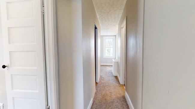 Building Photo - Clark / Fulton Area - 3 Bedrooms - 1 Bath - Single Family Home