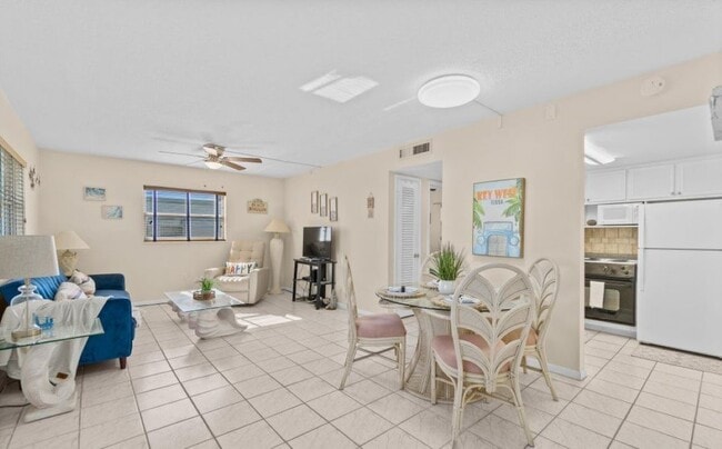 Building Photo - 4800 Ocean Beach Blvd