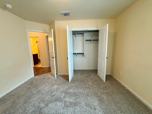 Building Photo - 5115 Leaning Tree