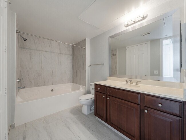 Building Photo - 7575 Kirby Dr