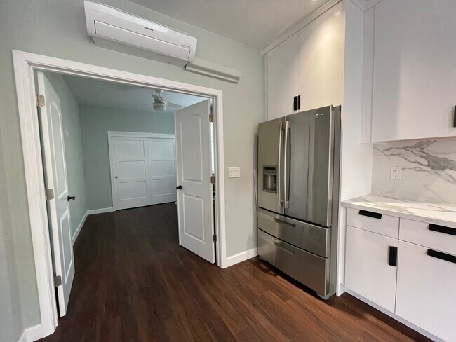 Building Photo - 1719 Heirloom St