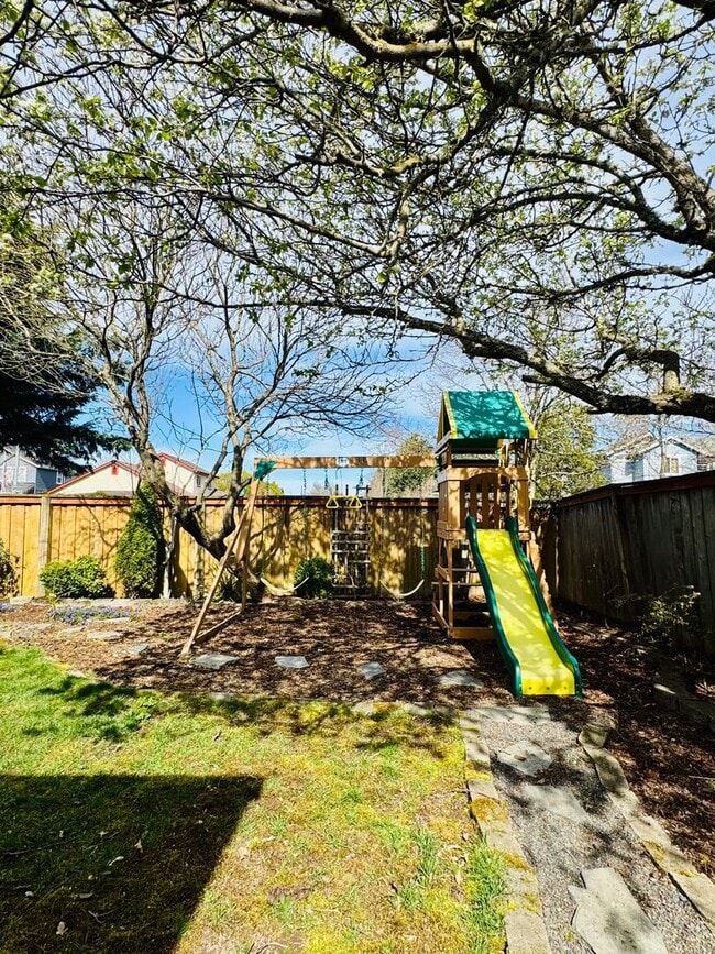 Building Photo - 3-Bedroom Home with Garden Oasis & Covered Patio – Bethel Neighborhood