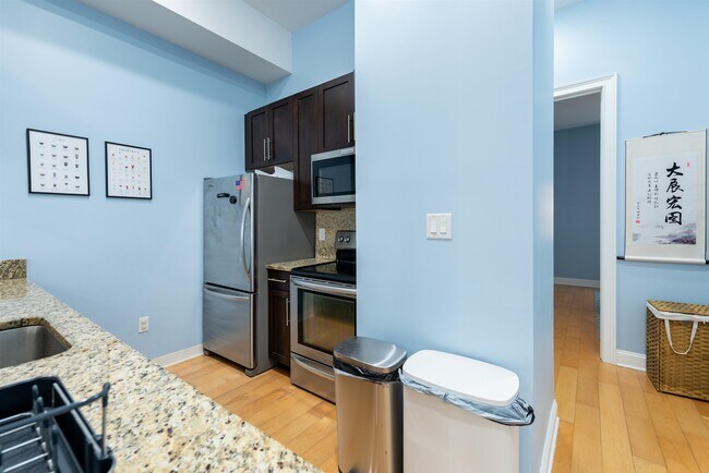 Building Photo - 100 Tidewater St