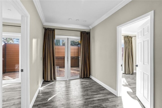 Building Photo - 3329 E Virginia Ave