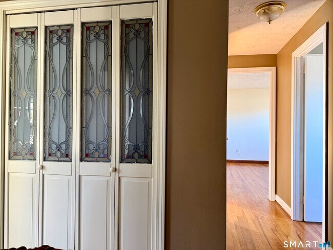 Building Photo - 44 Crabapple Rd