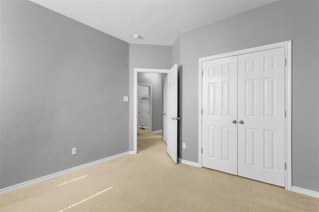 Building Photo - 2800 Mission Tejas Dr