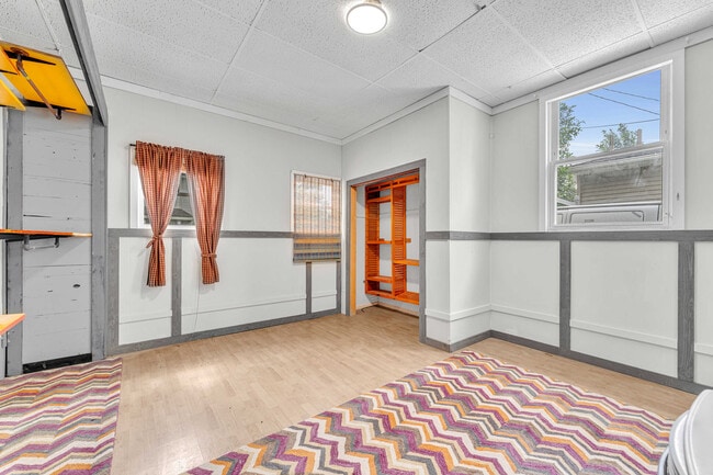 Building Photo - 647 N Delaware St
