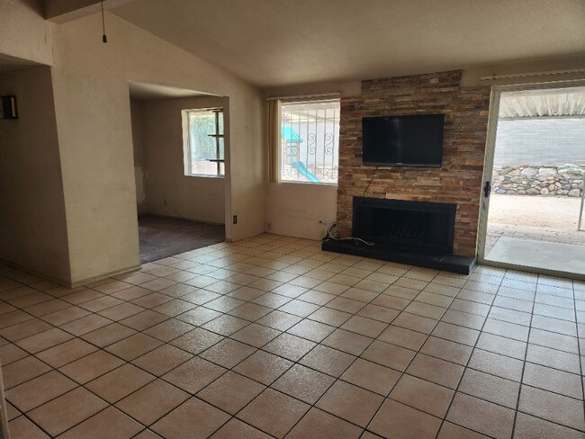 Building Photo - 6968 E Princeton Dr