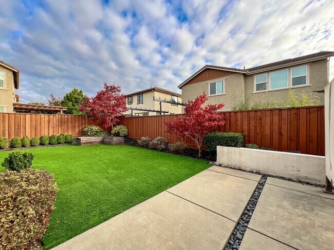 Building Photo - Modern Four-Bedroom Napa Home