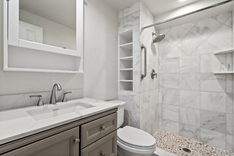 Building Photo - 514 E 1st St