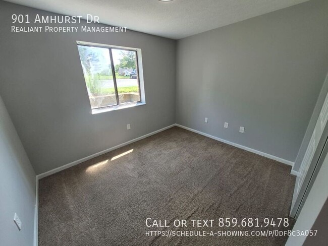 Building Photo - 901 Amhurst Dr