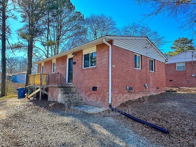 Primary Photo - 2406 Quincy St