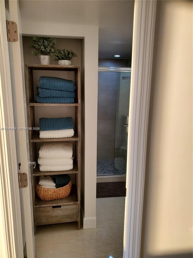 Building Photo - 20515 E Country Club Dr