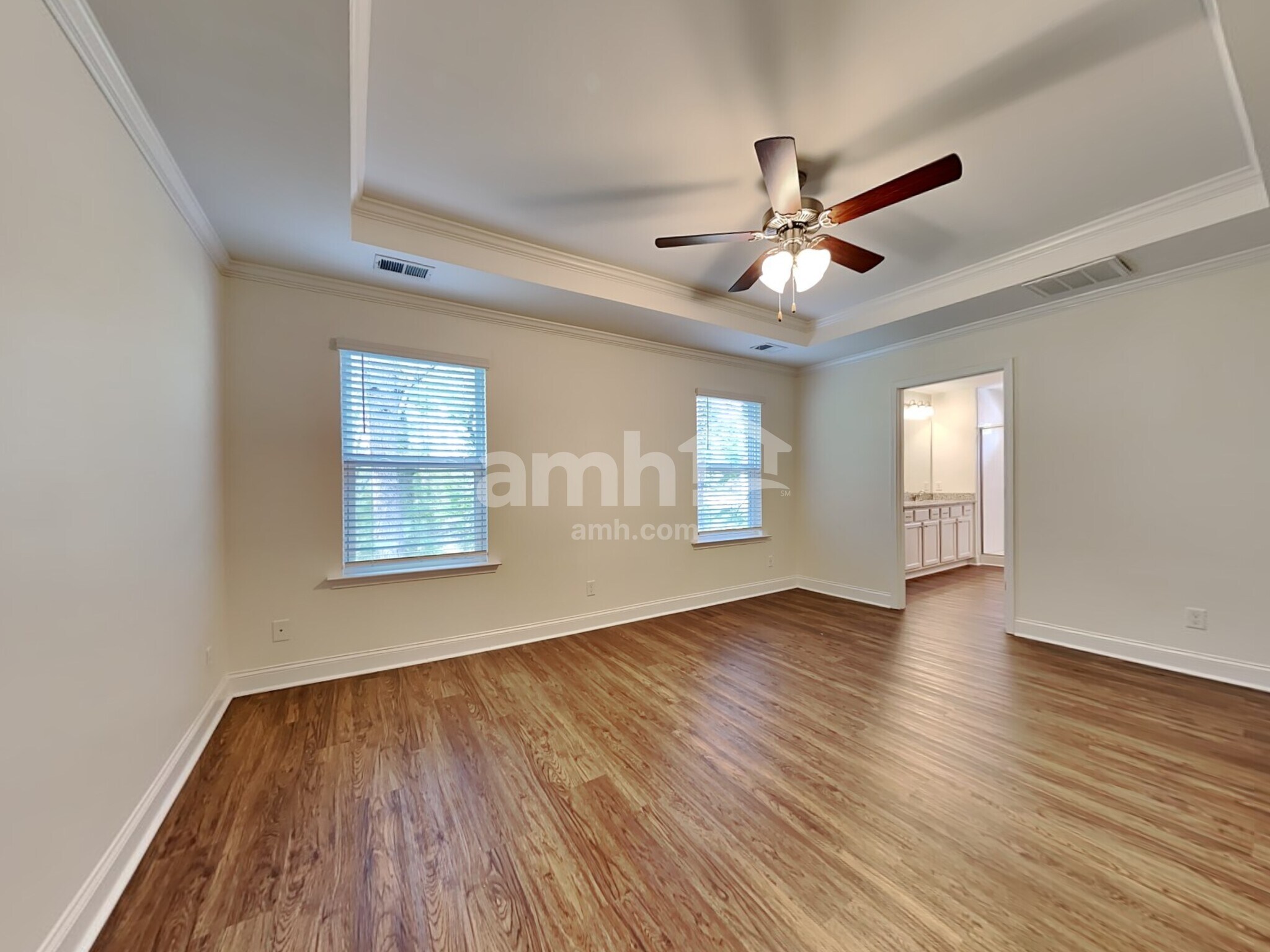 Building Photo - 223 Swan Dr