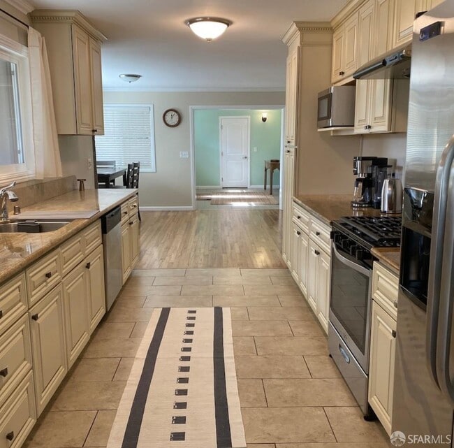 Building Photo - 4052 Costado Rd