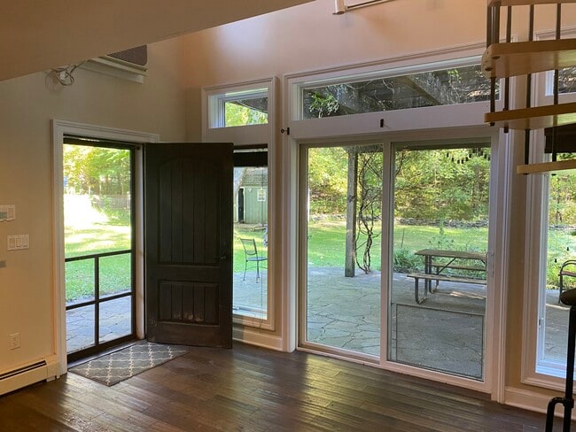 Building Photo - 12 Milham Rd