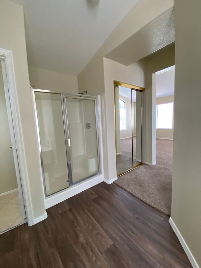 Building Photo - Spacious 4 bedroom home in Peoria!