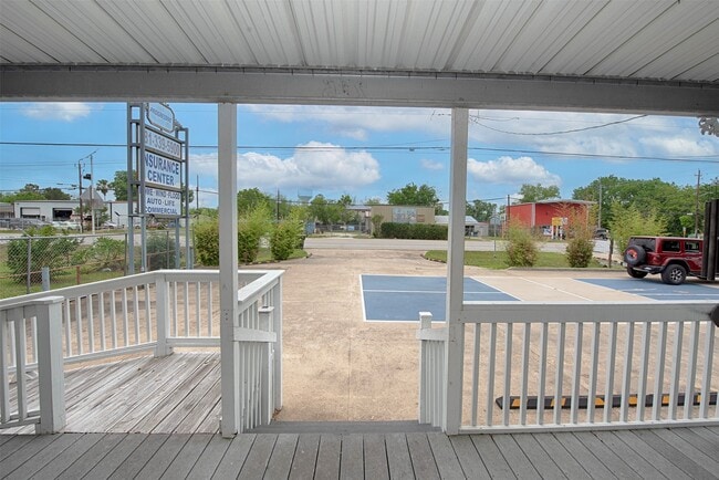 Building Photo - 715 Grand Ave