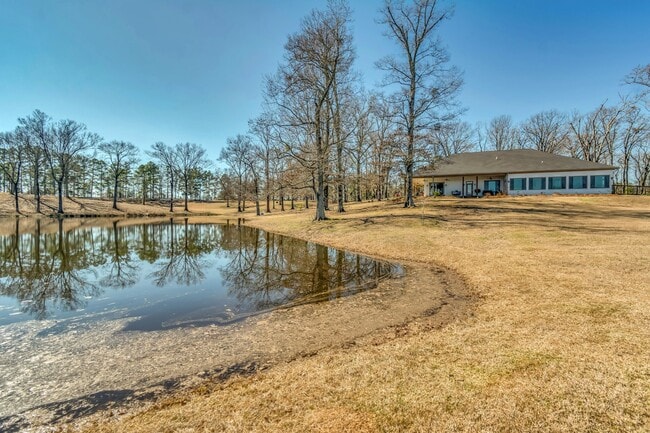 Building Photo - 1310 Jimmy Williams Rd