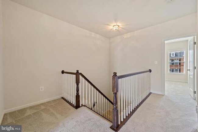 Building Photo - 43097 Thoroughfare Gap Terrace