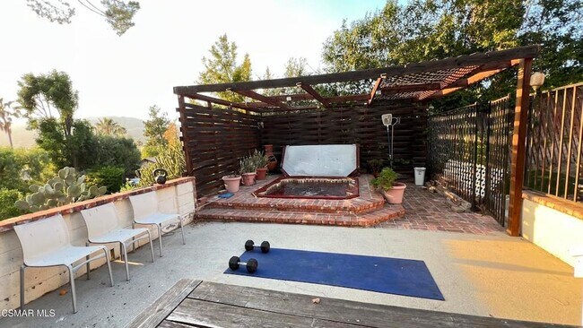 Building Photo - 8625 Delmonico Ave