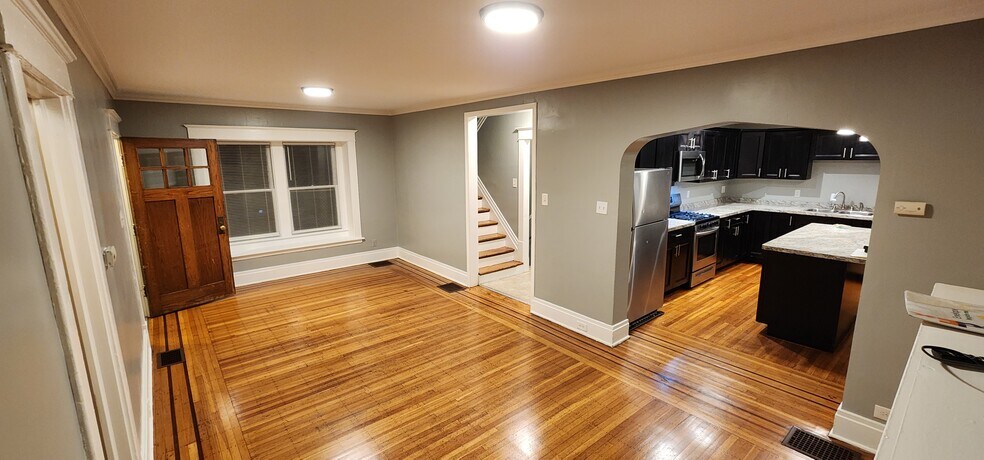 Building Photo - 204 Winspear Ave