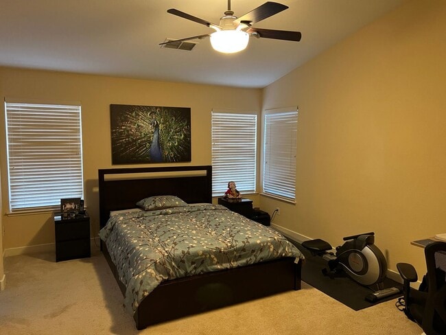 Building Photo - Charming 4 Bedroom Ridgeview Large Lot Home!