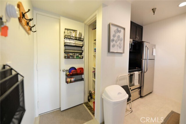 Building Photo - 3830 Avenida Del Presidente