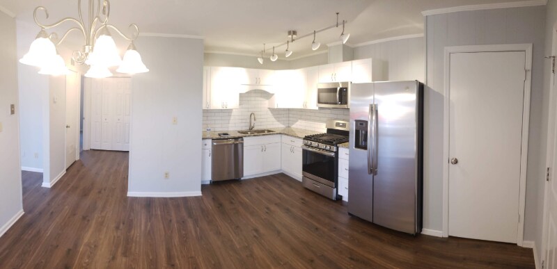 Building Photo - 4450 Township Dr