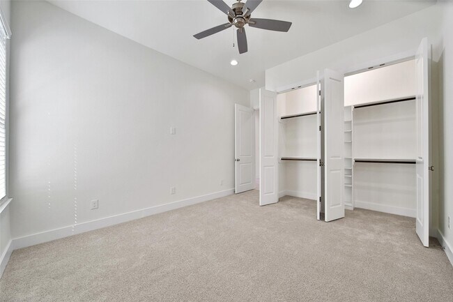 Building Photo - 7611 Athlone Dr