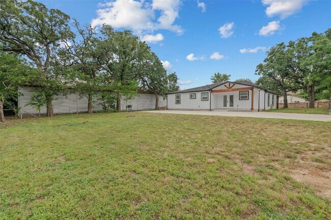 Building Photo - 1024 Greenlee St