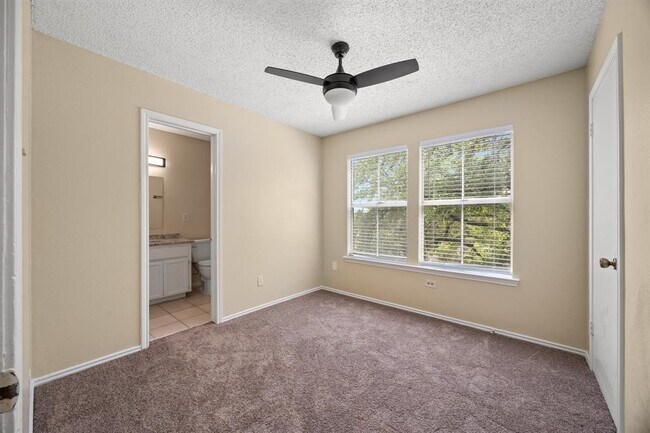 Building Photo - 6715 Old Quarry Ln