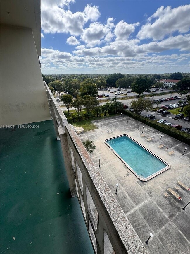 Building Photo - 15600 NW 7th Ave