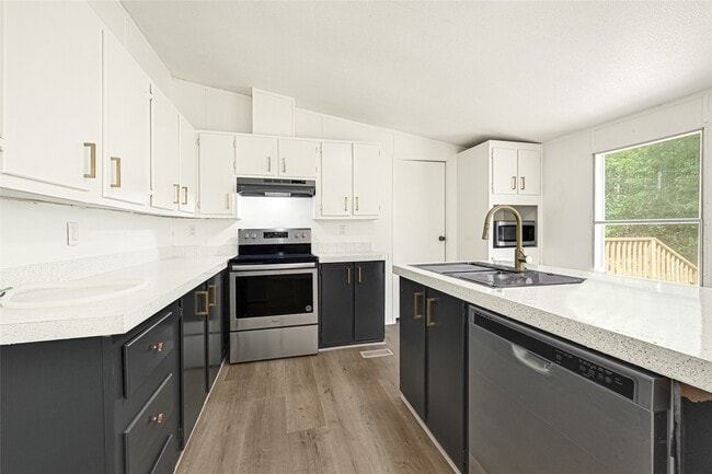 Building Photo - 16315 Lone Star Ranch Dr