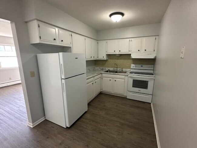 Interior Photo - 4210 Knob Hill Drive