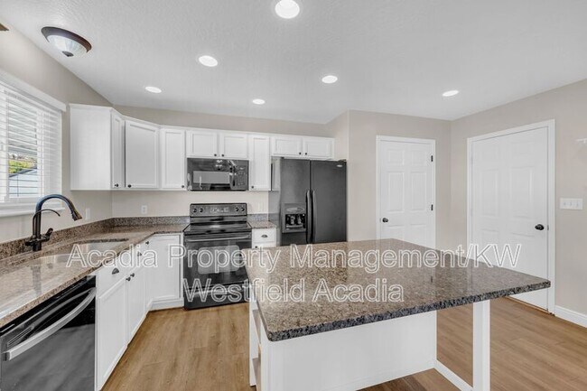 Building Photo - 25 E 2250 N