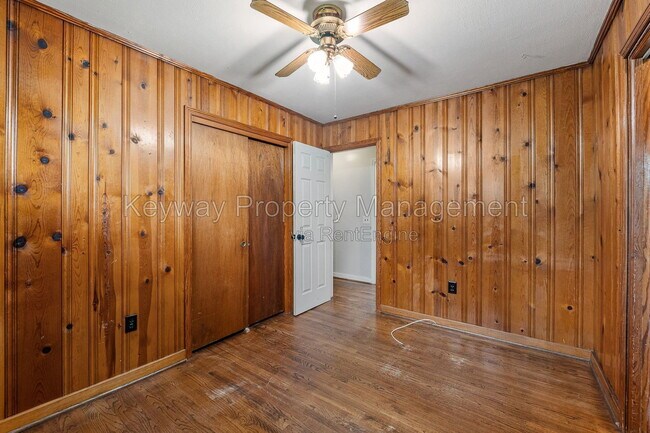 Building Photo - 1823 Curtis Dr