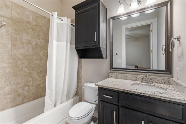 Building Photo - 251 Hlavek Rd