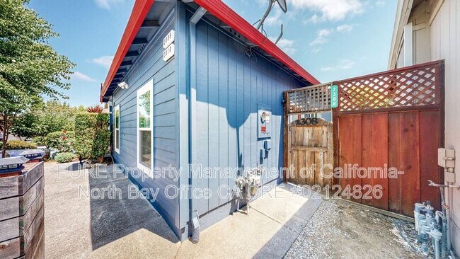 Building Photo - 2310 Wicket Ave