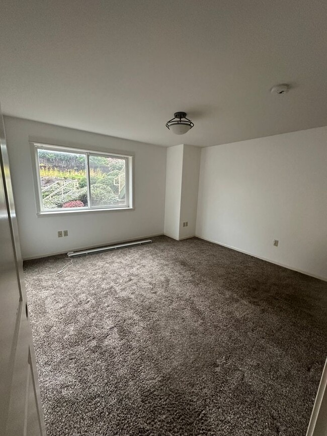 Building Photo - Newly renovated Two-bedroom apartment in A...