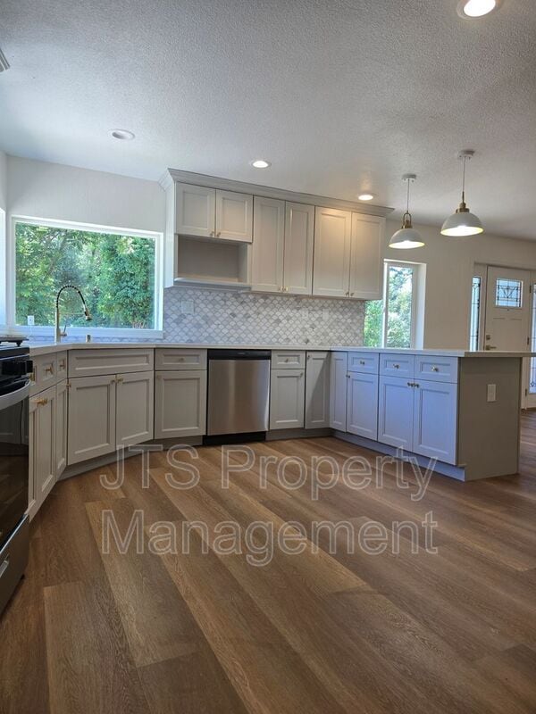Building Photo - 9421 Fair Oaks Blvd