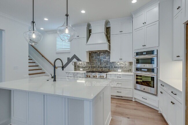 Building Photo - 1001 Championship Blvd