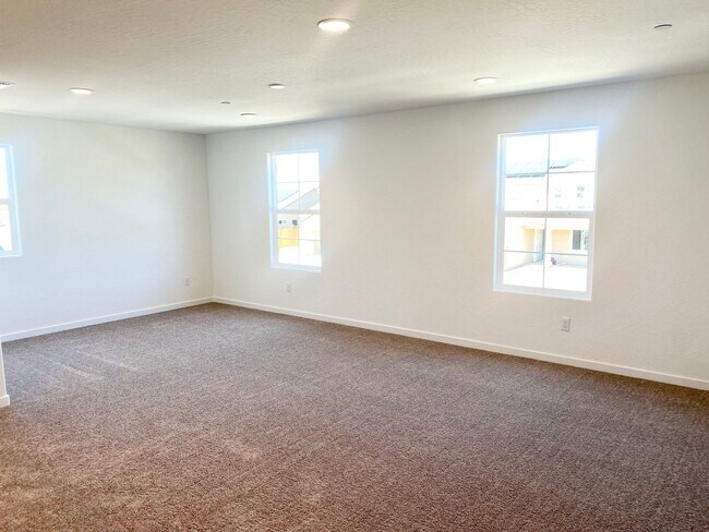 Building Photo - 5 Bedroom In Clovis Unified School District