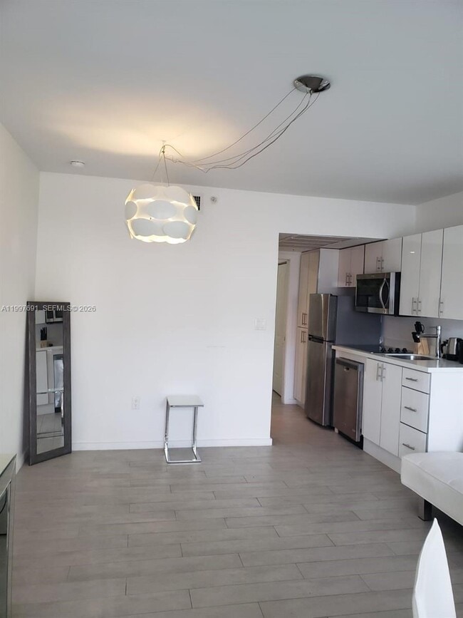 Building Photo - 1601 Meridian Ave