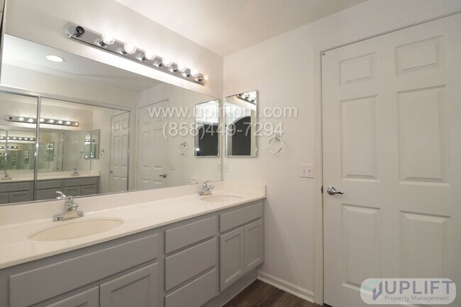 Building Photo - 545 Lands End Way