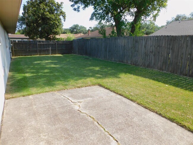 Building Photo - 1338 Leadenhall Cir