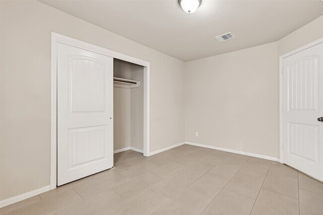 Building Photo - 19339 Vermillion Ct